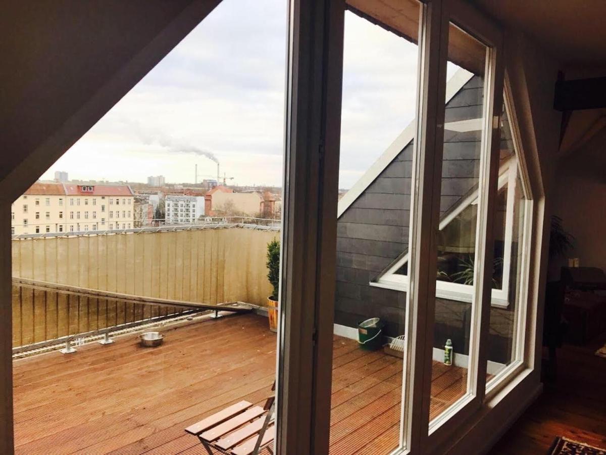 Helle Dachgeschosswohnung Fuer 8 Personen In Zentraler Lage Berlin Exterior photo